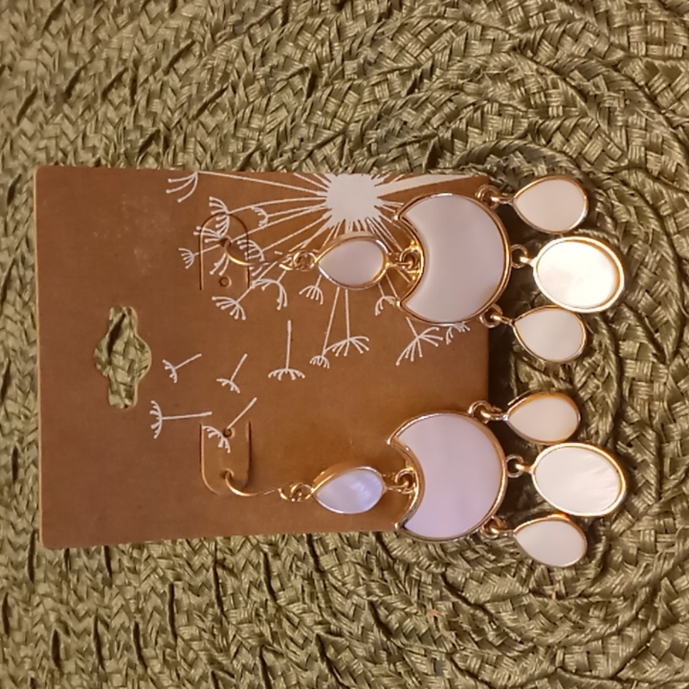 NWT gold and white chandelier earrings